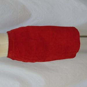 Ladies vintage red suede skirt, darts at hips, zip & snap back, sz 6